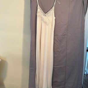 Beautiful lined evening nightgown by Valerie Steven’s.